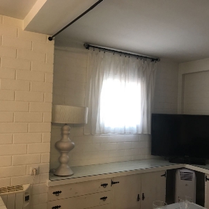 COMEDOR TV Y LAMPARA